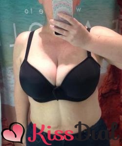 Elle recherche un homme d’Aix-les-Bains ayant envie de faire l’amour